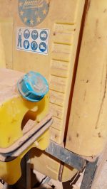 Pulverizador com barra, equilibrador e levantamento